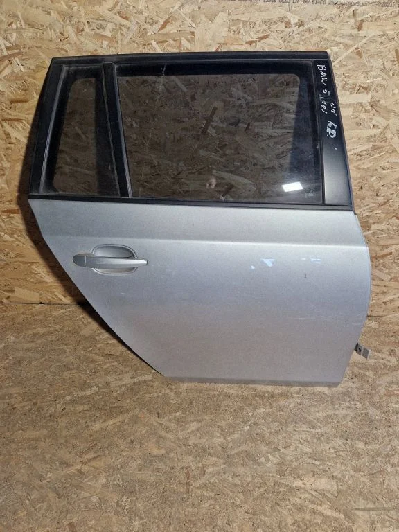 Rear door – right