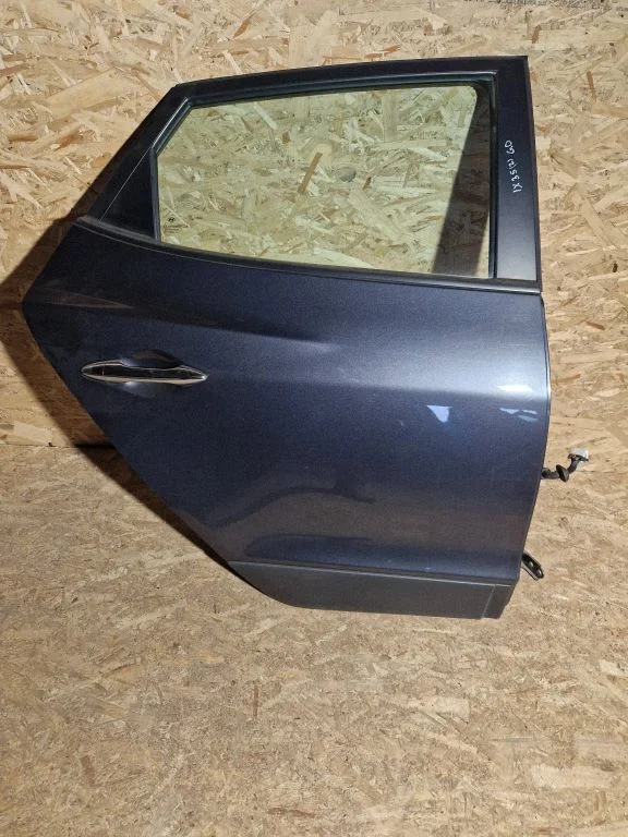 Rear door – right