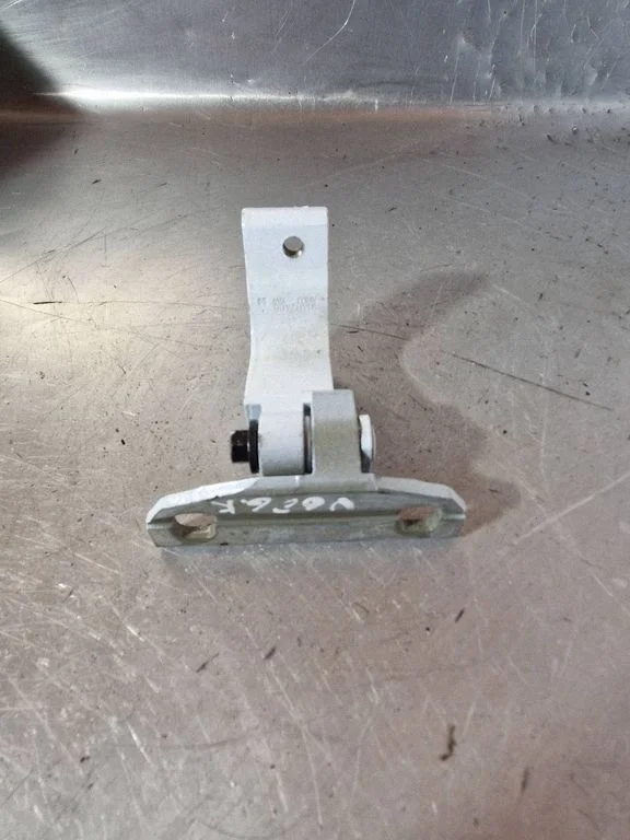 Rear door upper hinge – Volvo V60 (2013-2018)
