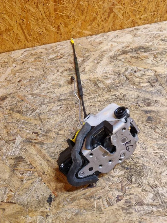 Rear door lock – Opel Astra J (2010-2015)