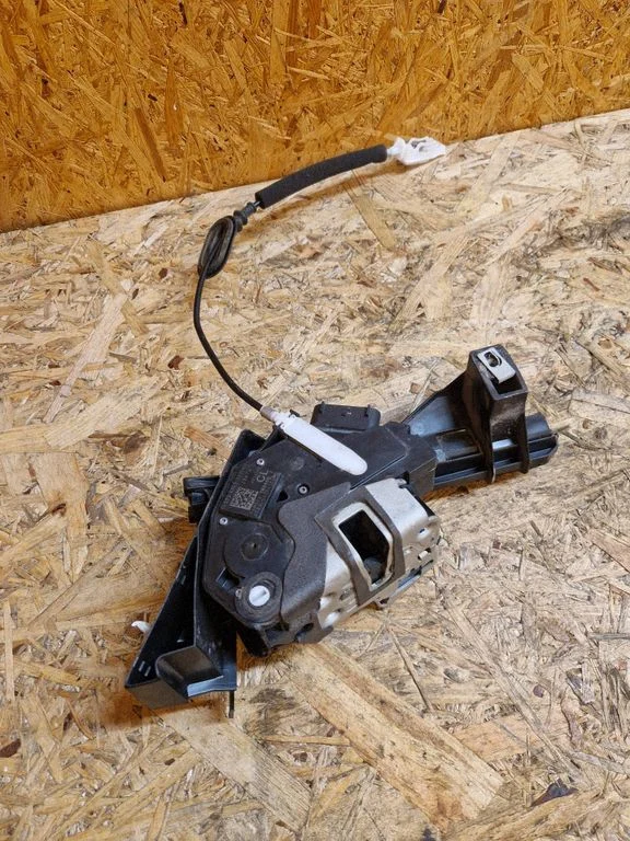 Rear door lock AE8A5426413
