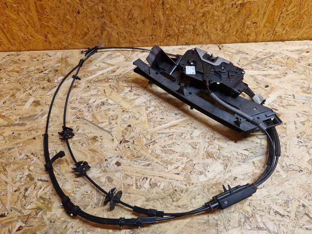 Rear door lock AM5AU26412CC