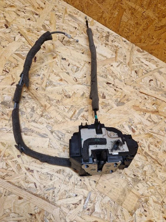 Tagaukse lukk 3907H