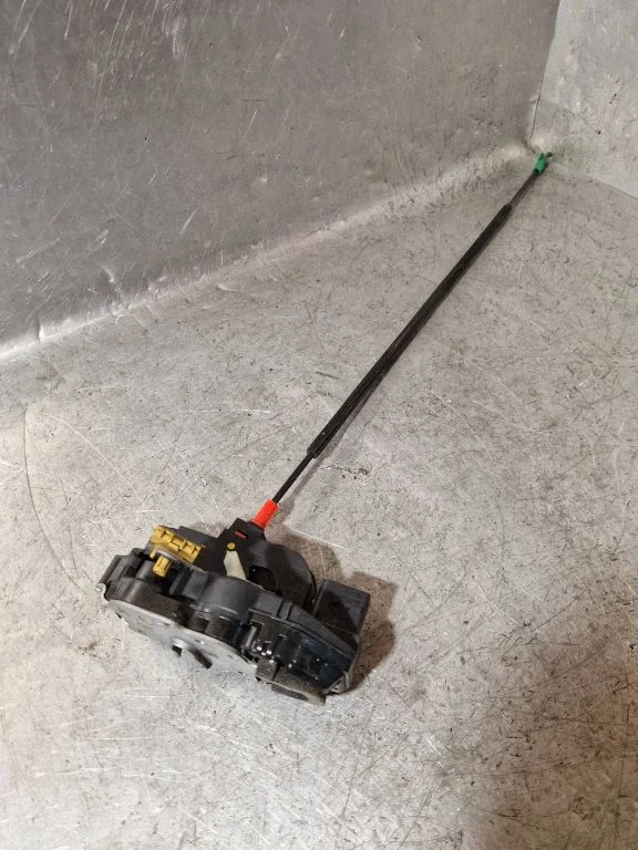 Rear door lock – Opel Zafira C (2011-2019)