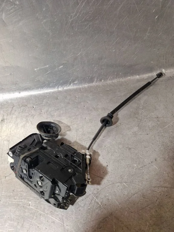 Rear door lock – Volkswagen Golf Plus (2005-2013)