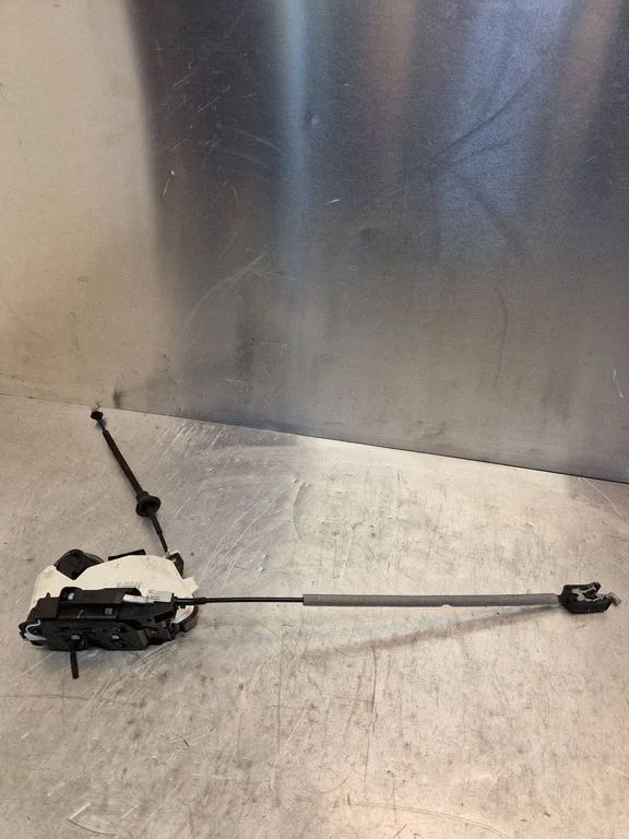 Rear door lock – Volkswagen Golf Plus (2005-2013)
