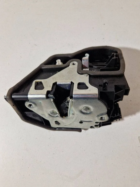 Rear door lock l120085