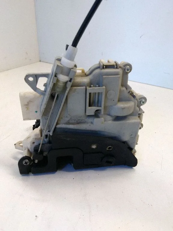 Rear door lock 8K0839016C