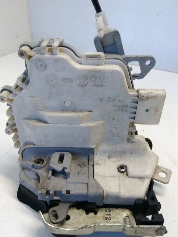 Rear door lock – Audi A4 Allroad B8 (2008-2016)