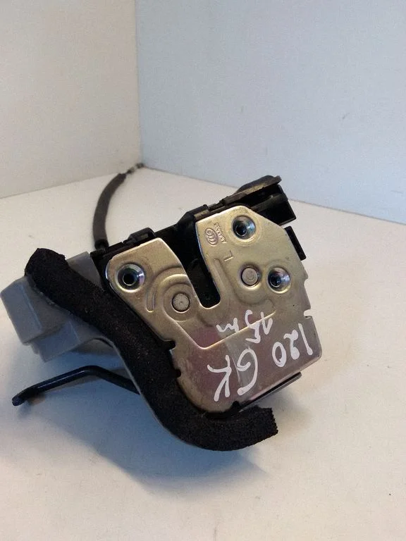 Tagaukse lukk 81410C8020