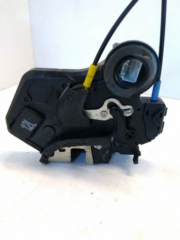 Aizmugurējo durvju slēdzene – Toyota Corolla Verso AR10 (2004-2009)