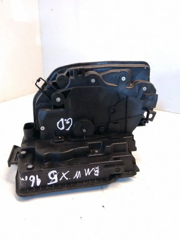 Rear door lock 728194404