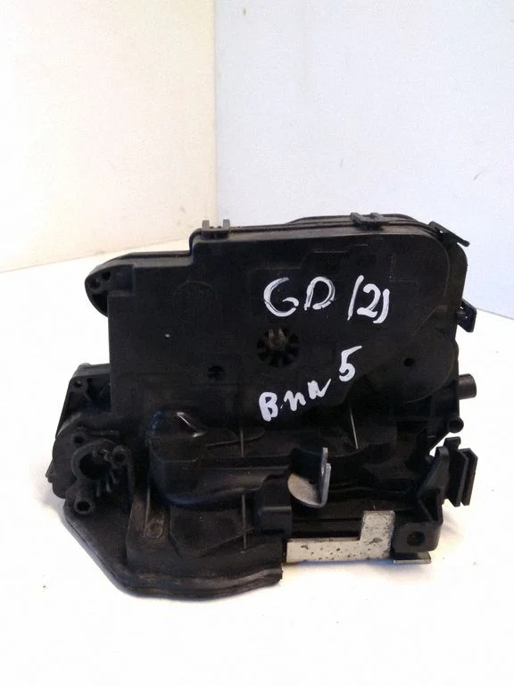 Rear door lock 7060296