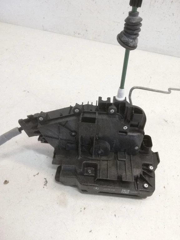 Rear door lock A2220064099