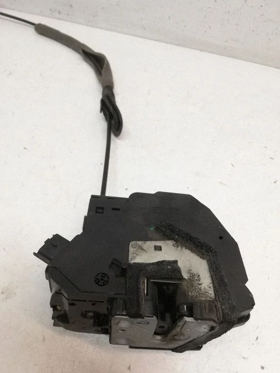 Rear door lock 825028522R