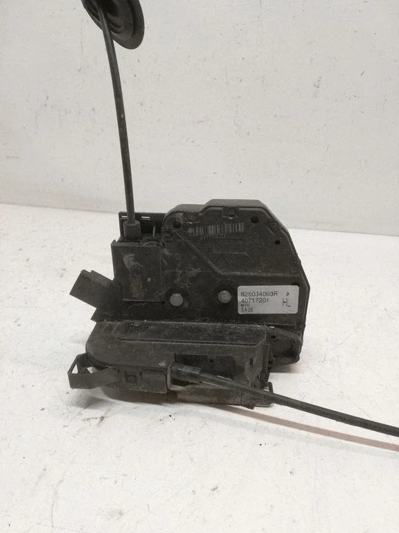 Rear door lock 825034093R