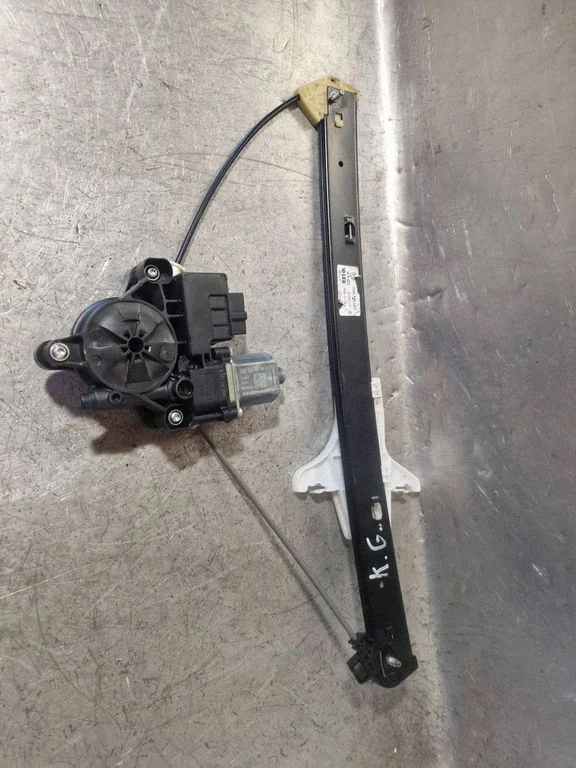Rear door window regulator with motor 2G9839461E