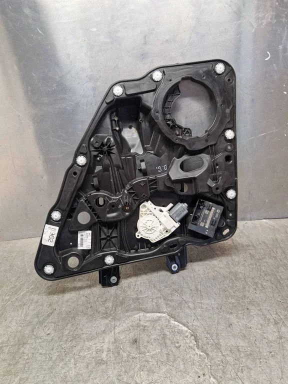 Rear door window regulator with motor – Volkswagen Touareg II (2010-2018)