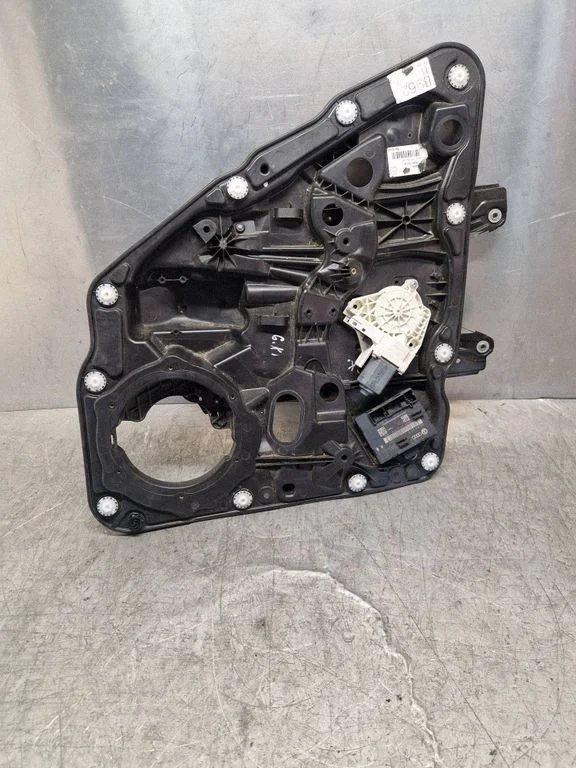 Rear door window regulator with motor – Volkswagen Touareg II (2010-2018)