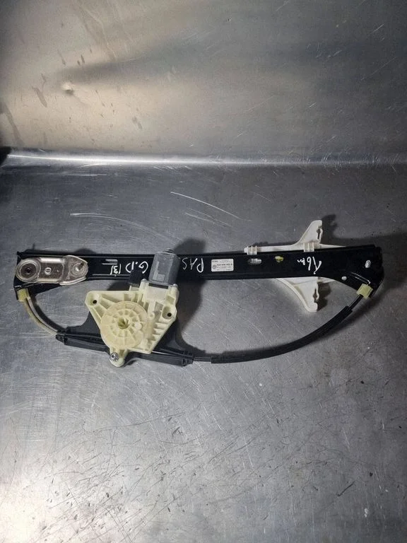 Rear door window regulator with motor 3G9839462A