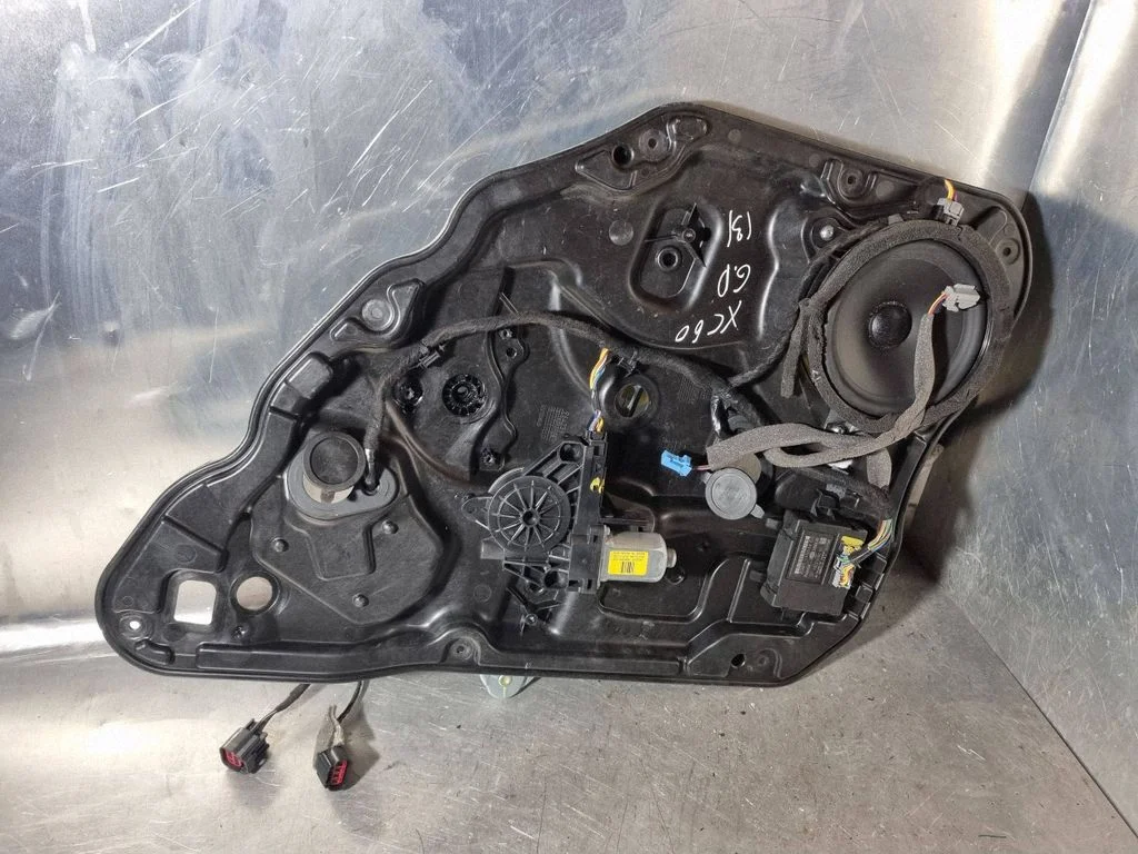 Rear door window regulator with motor 3492190