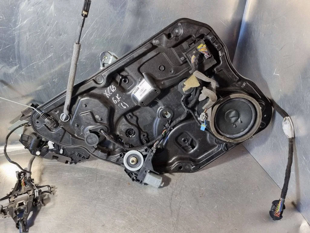 Rear door window regulator with motor 3515989