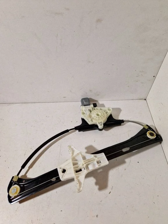 Rear door window regulator with motor 3G9839461B