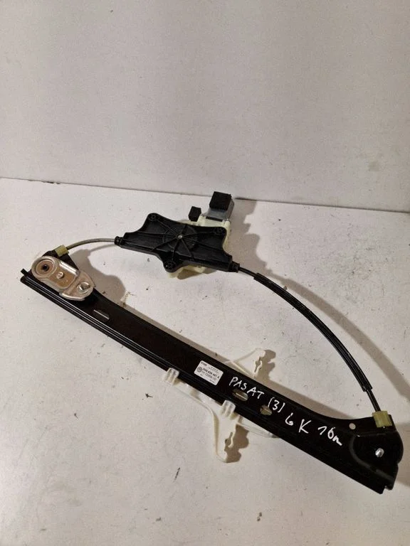 Rear door window regulator with motor 3C9839461A