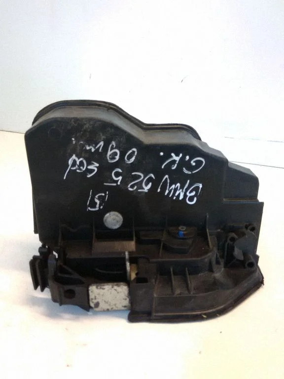 Rear door lock 7202147