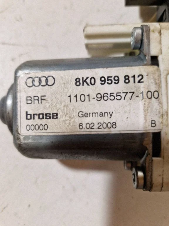 Rear door window regulator with motor 8K0839462