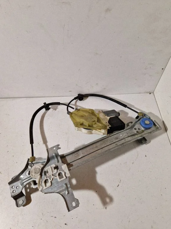 Rear door window regulator with motor 8272000030