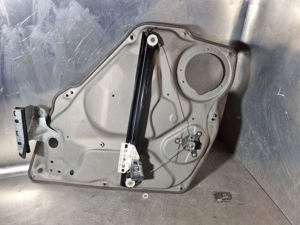 Rear door window regulator with motor – Mercedes-Benz A-Class W169 (2004-2012)