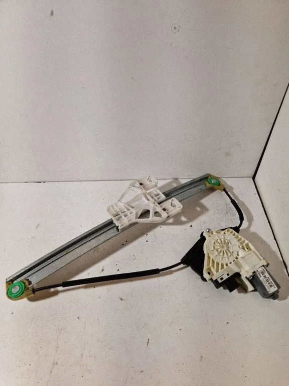 Rear door window regulator with motor 8K0959812