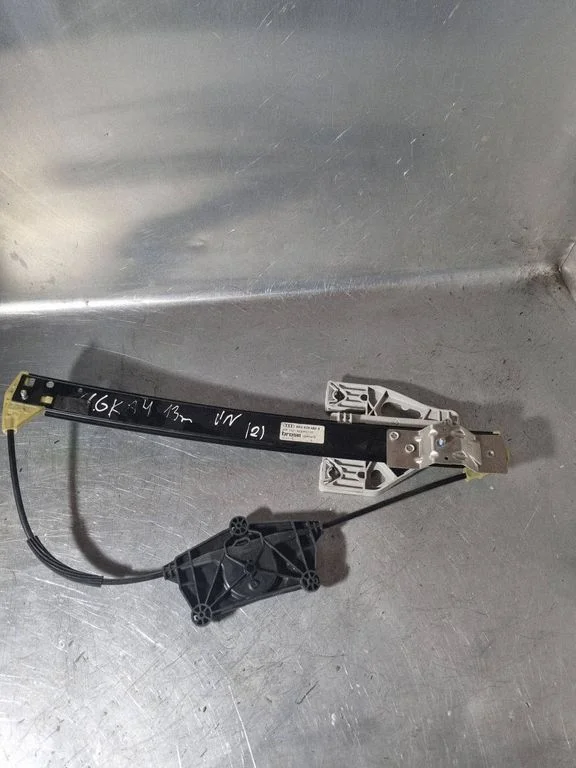 Rear door window regulator with motor 8K0839462A
