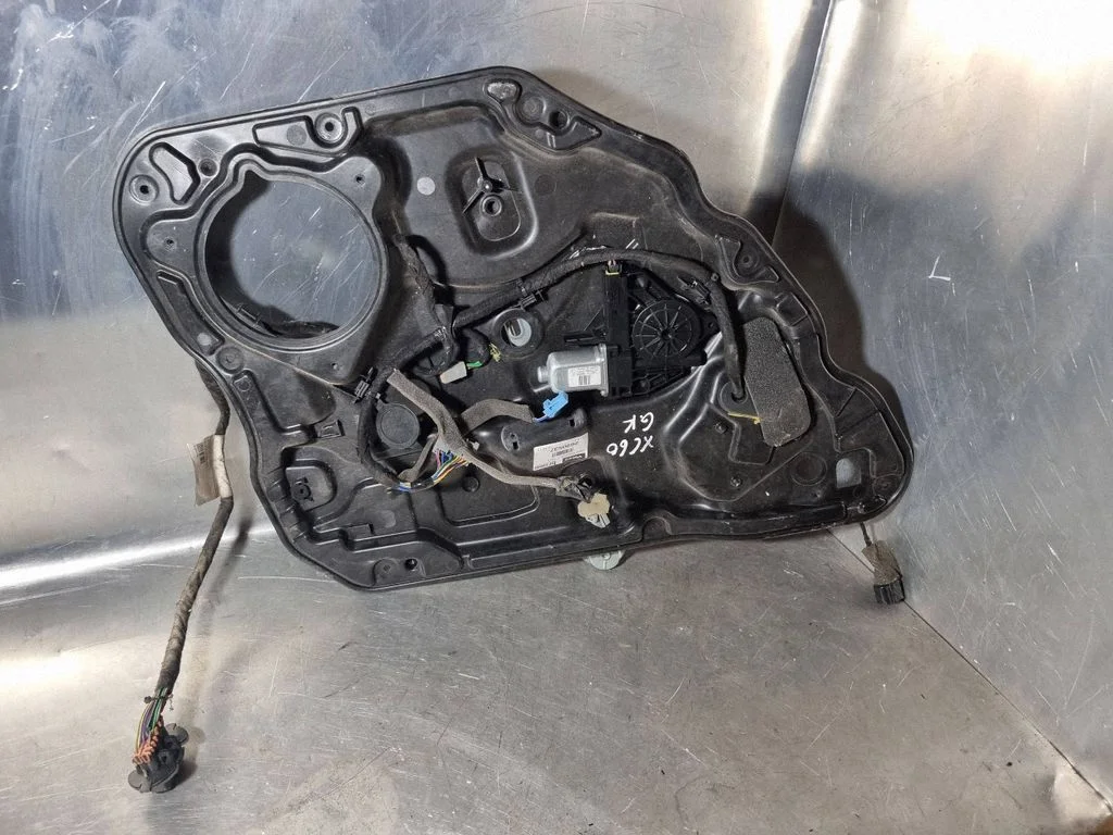Rear door window regulator with motor 2690537