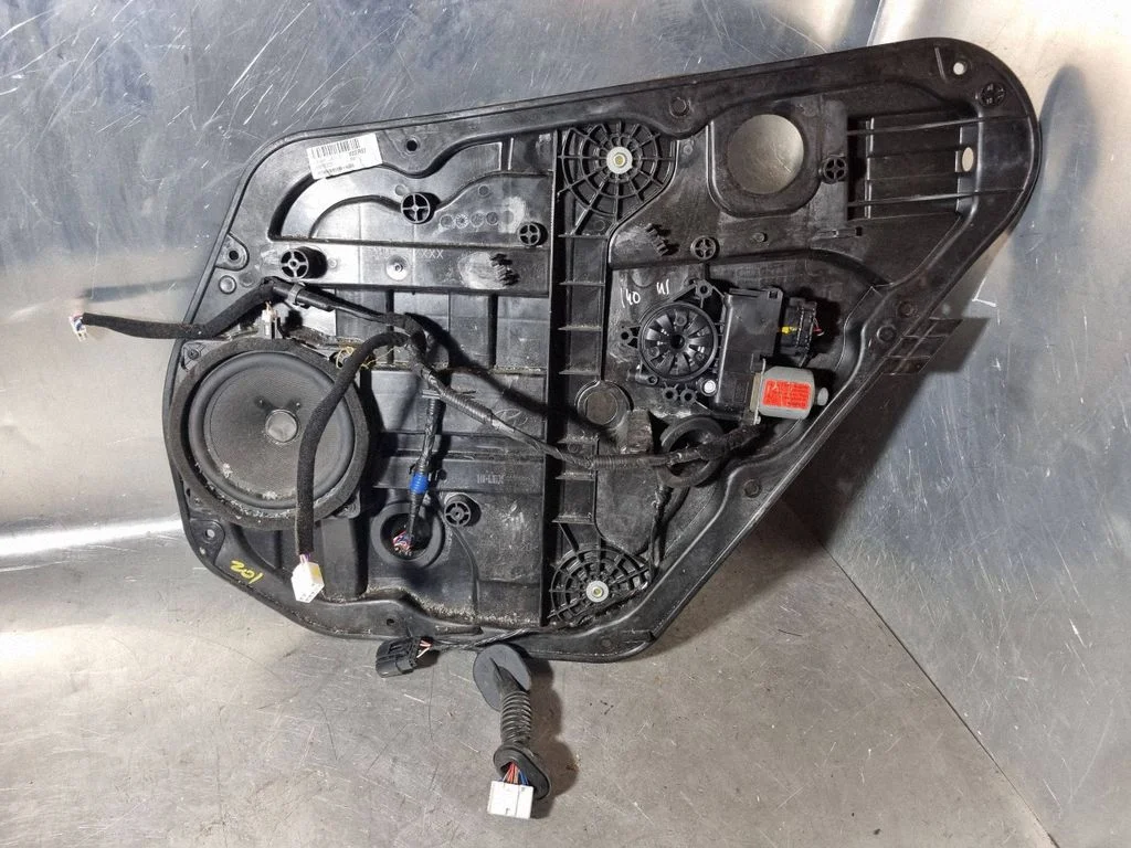 Rear door window regulator with motor 14E190977