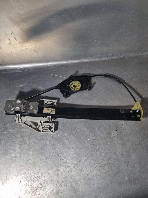Rear door window regulator with motor 8K0839462A