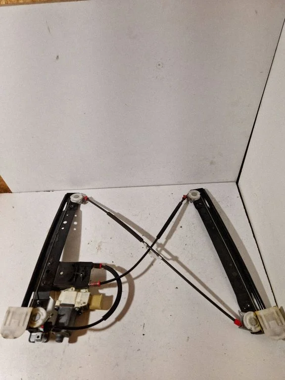 Rear door window regulator with motor 6M21U27000