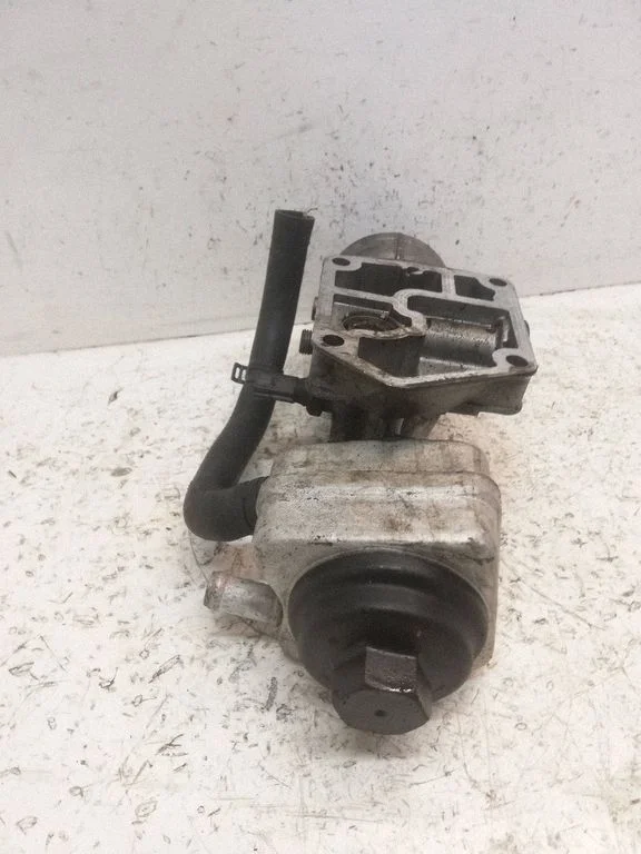 Oil filter mounting bracket – Skoda Octavia Mk2 (1Z) (2004-2013)