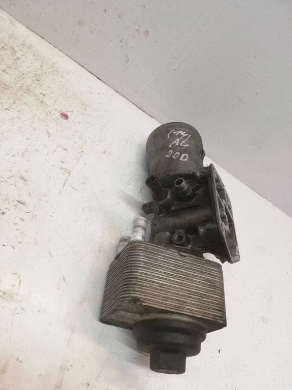 Oil filter mounting bracket 045115389K