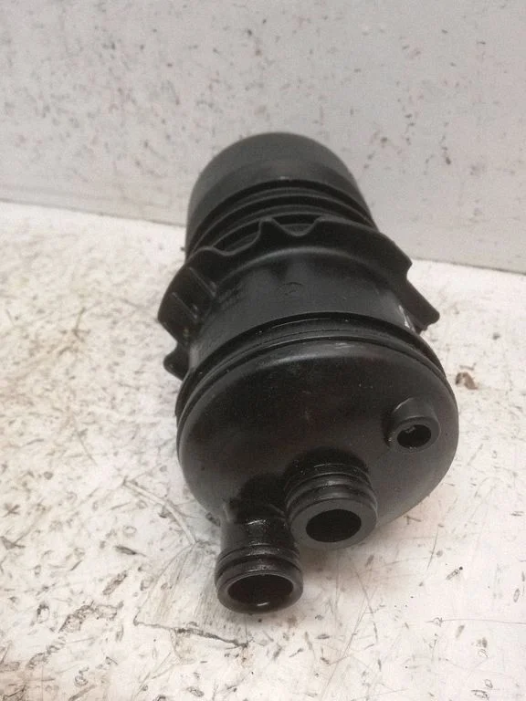 Oil filter mounting bracket 78558686