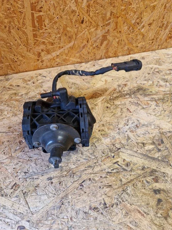 Vacuum pump 9835028580