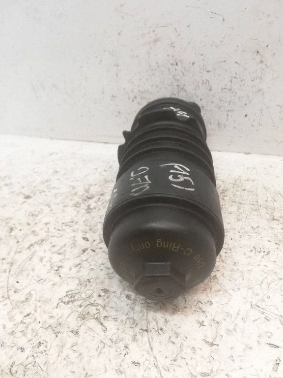 Oil filter mounting bracket 78558686