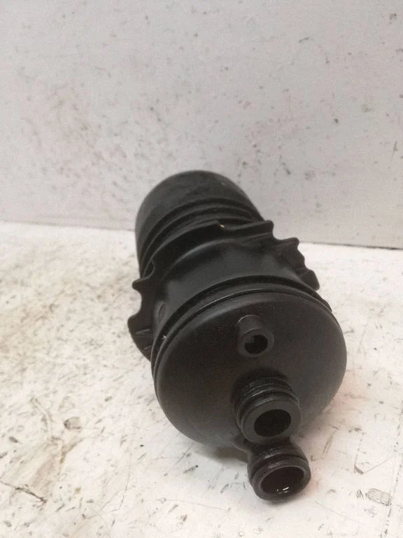Oil filter mounting bracket 78558686