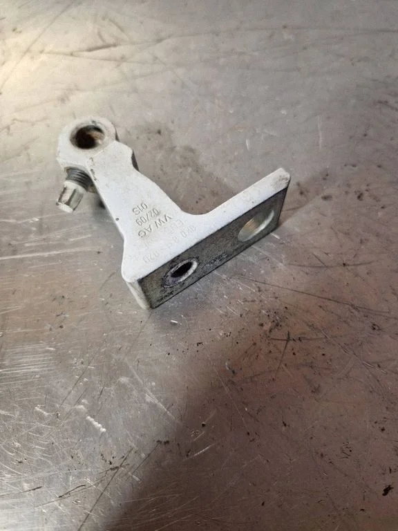 Front door upper hinge – Audi A5 Sportback 8TA (2009-2016)
