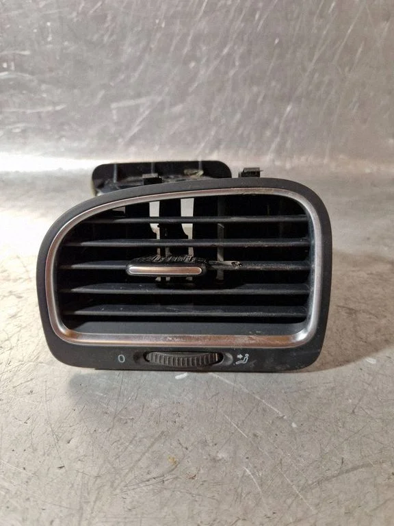 Dash center air vent grill 5K0819703K