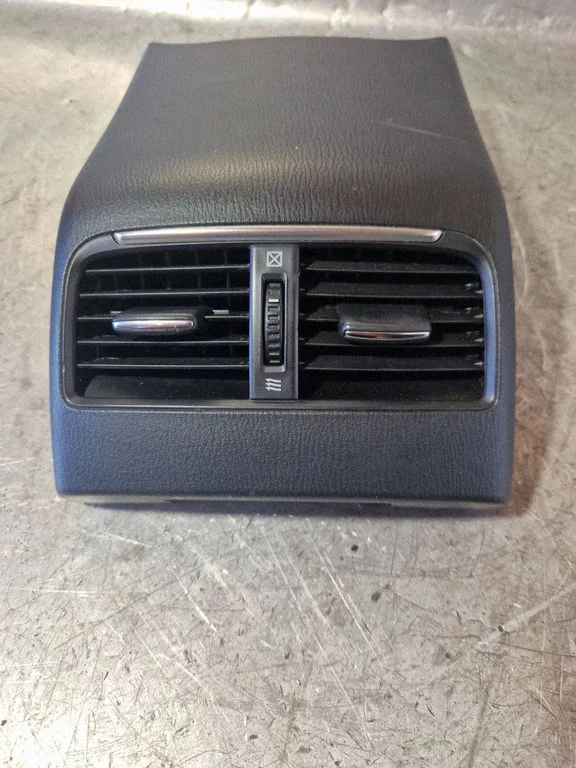 Dash center air vent grill GGM931