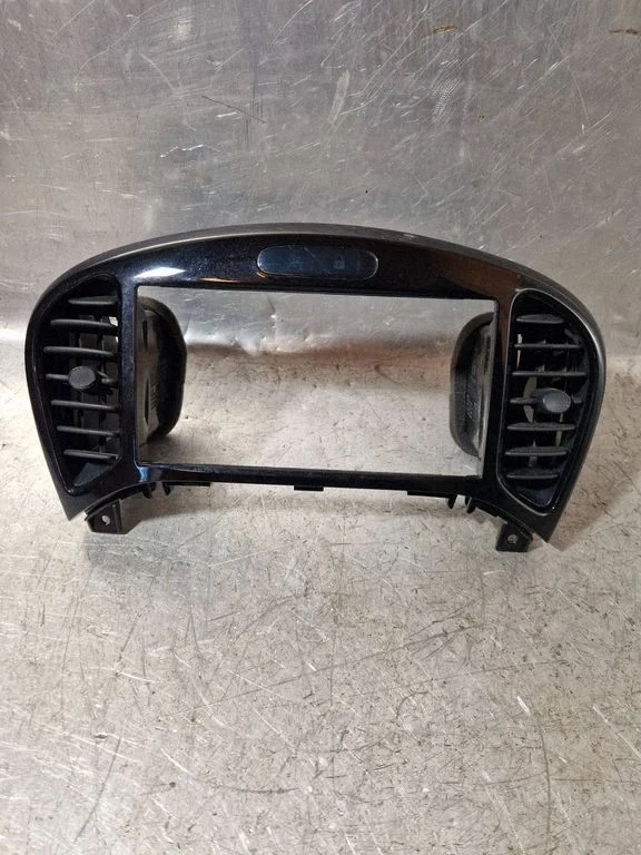 Dash center air vent grill 68260BX80A