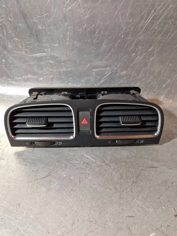 Dash center air vent grill 5K0819728