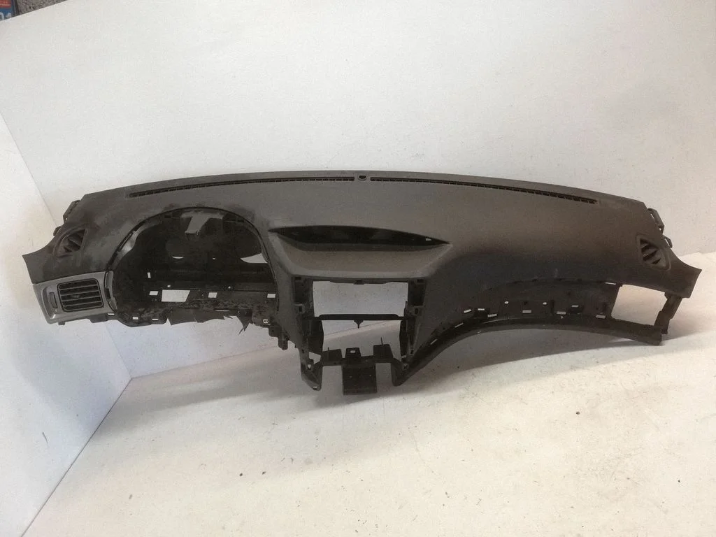 Deska rozdzielcza 66204FG010